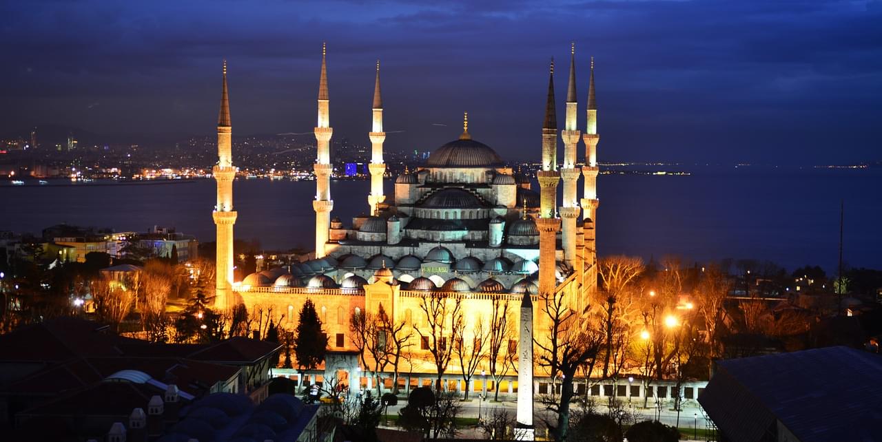 Vẻ đẹp thủ đô Istanbul, Thổ Nhĩ Kỳ về đêm.
